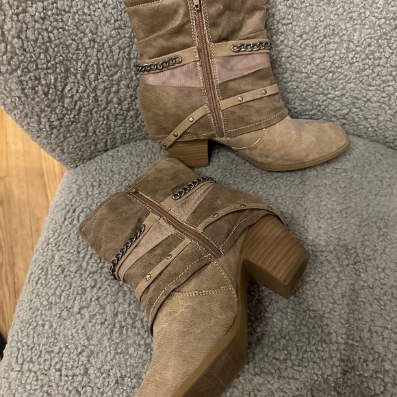 Tan Jelly POP boots, size 10, excellent condition. - Picture 2 of 3